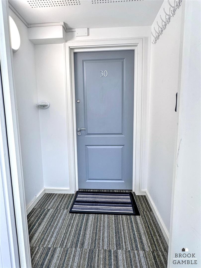 1 Bedroom Apartment - Conversion. Gildredge Road in Eastbourne,  19